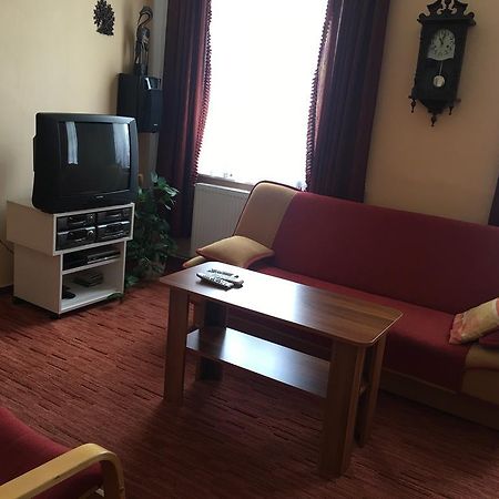 U Evy Jarosove Daire Desná Dış mekan fotoğraf